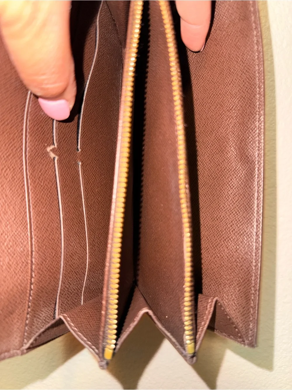 Louis Vuitton Sarah Wallet in Damier Ebene Canvas CA0036